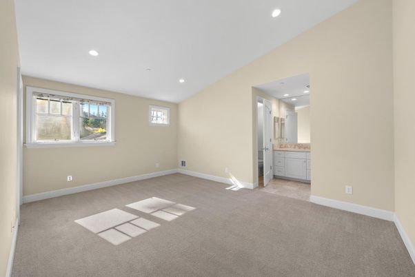 Bathroom, Empty room, Interior, Recessed Lighting