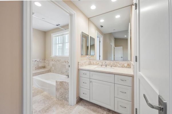 Bathroom, Interior, Recessed Lighting