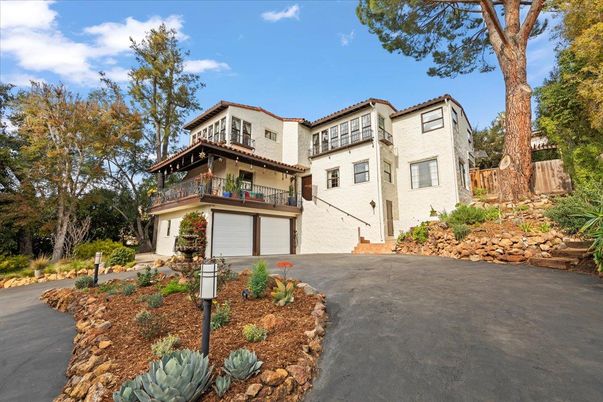 Attached, Exterior, Facade, Mediterranean