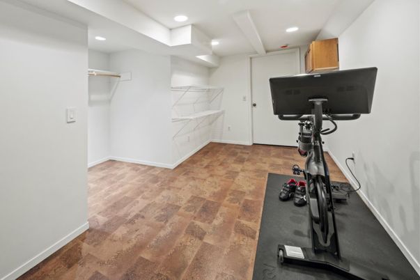 Fitness Equipment, Interior, Recessed Lighting, Wood Texture Flooring