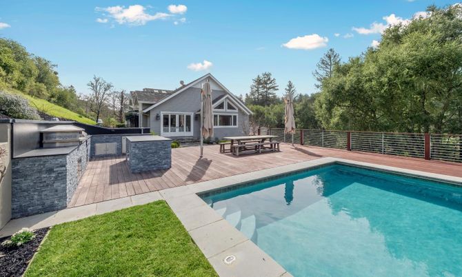 Exterior, Pool