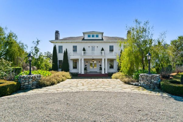 Backyard, Exterior, Facade, American Foursquare