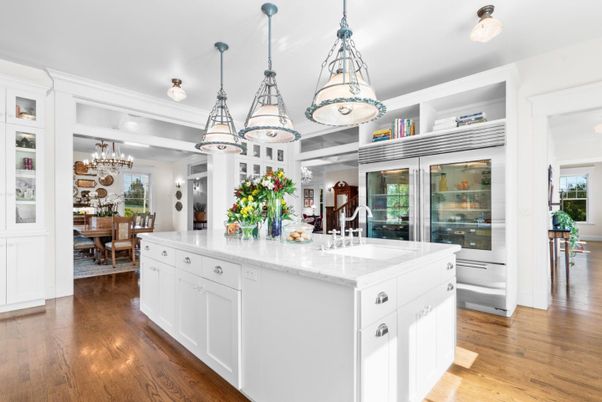 Chandelier, Dining room, Interior, Pendant Lights, Wood Texture Flooring