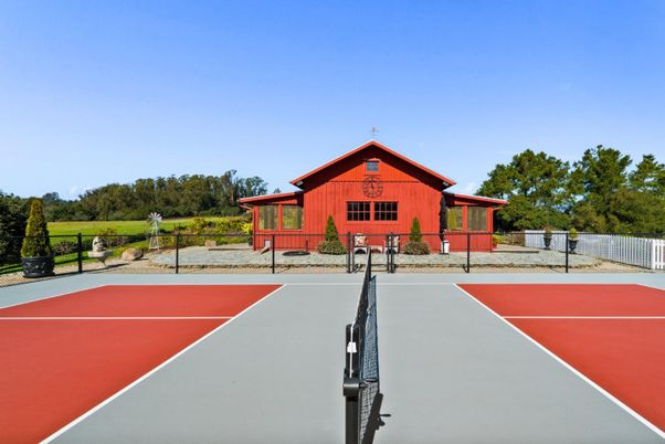 Exterior, Tennis Courts