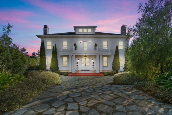 Exterior, Facade, Georgian