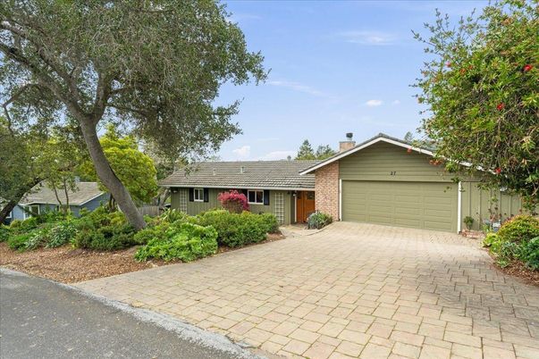 Attached, Exterior, Facade, Brick Facade, Ranch