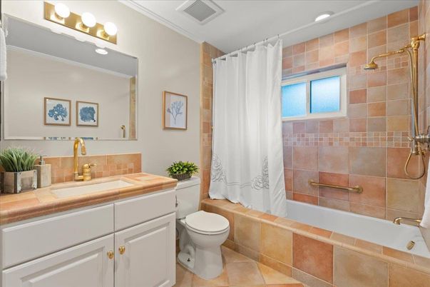 Bathroom, Interior, Recessed Lighting, Tile Countertops