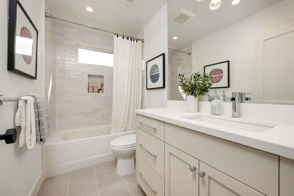 Bathroom, Dual Sink Vanities, Interior, Recessed Lighting