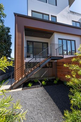 Exterior, Facade, Modern