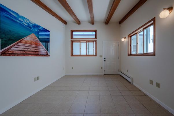 Empty room, Interior, Wooden Beams