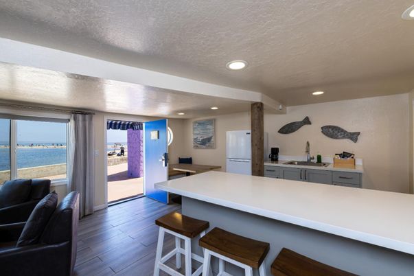 Interior, Recessed Lighting, Water, Wood Texture Flooring