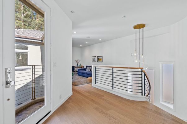 Interior, Pendant Lights, Recessed Lighting, Wood Texture Flooring