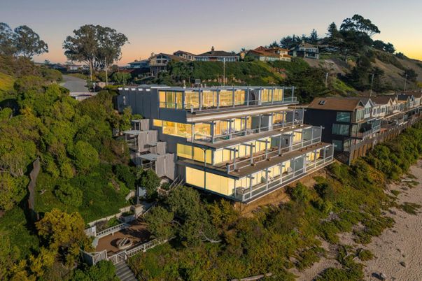 Exterior, Facade, Condo Building