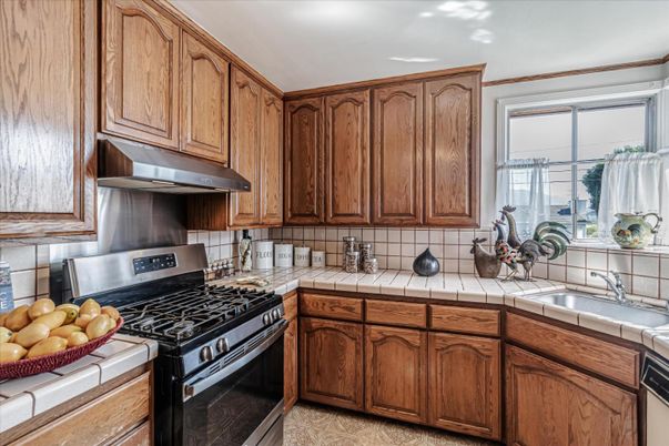 Interior, Kitchen, Tile Countertops