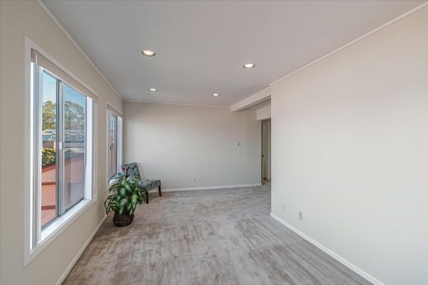 Empty room, Interior, Recessed Lighting