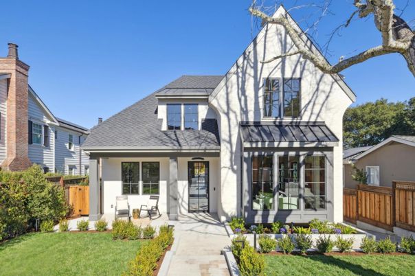 Exterior, Facade, Cape Cod