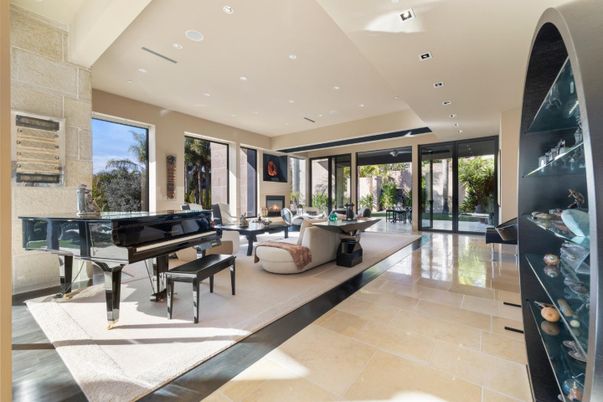 Fireplace, Interior, Living room, Piano, Recessed Lighting