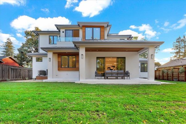 Backyard, Exterior, Facade, Modern