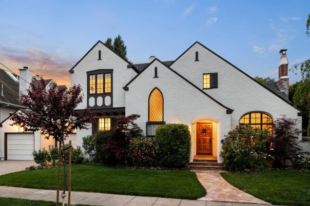 Attached, Exterior, Facade, Spanish Mediterranean