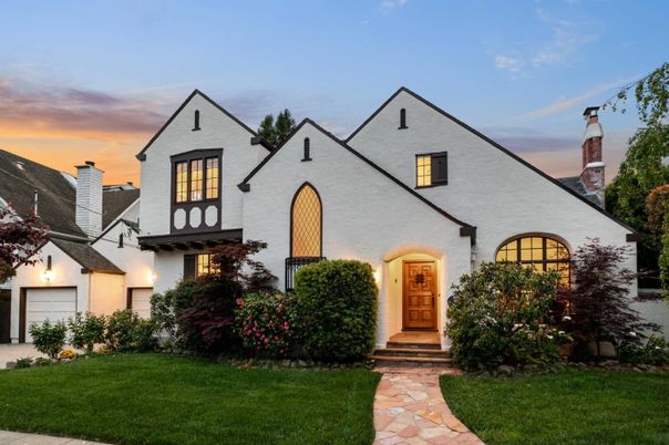 Exterior, Facade, Spanish Mediterranean