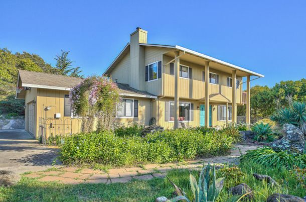 Attached, Exterior, Facade, Modern