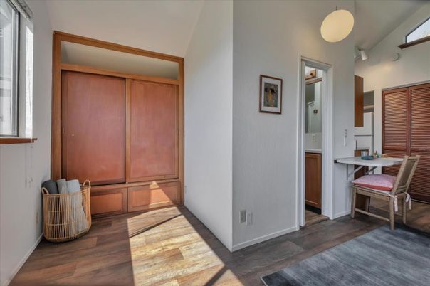 Interior, Pendant Lights, Wood Texture Flooring