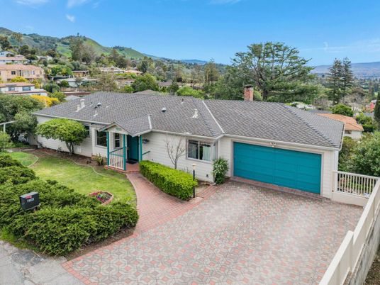 Attached, Exterior, Facade, Ranch