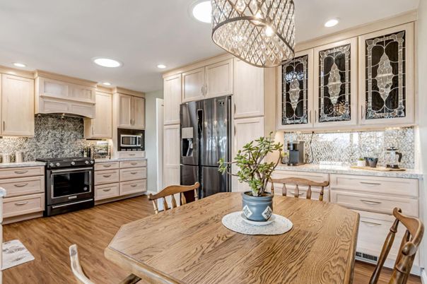 Dining room, Interior, Kitchen, Pendant Lights, Recessed Lighting, Wood Texture Flooring