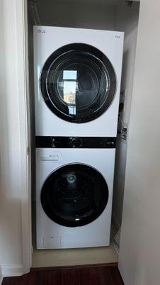 Interior, Utility Closets, Washer, Wood Texture Flooring