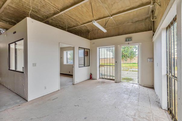 Empty room, Interior, Wooden Ceilings