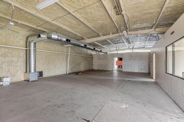 Garage, Interior