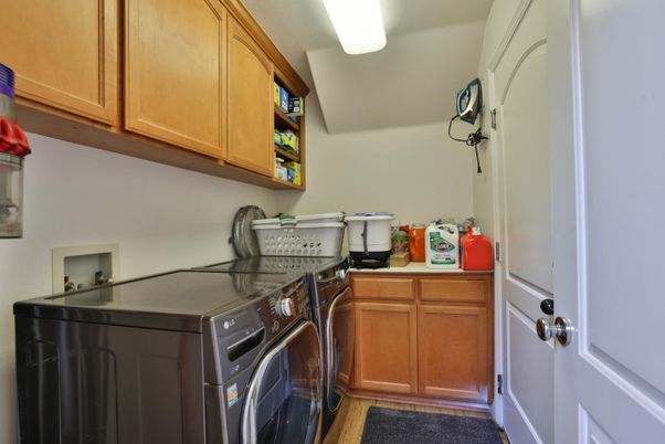 Interior, Washer, Wood Texture Flooring