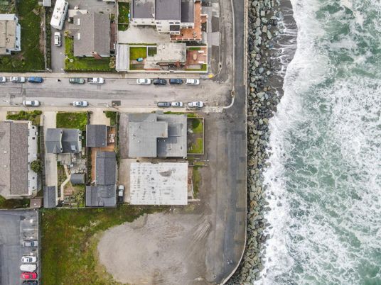 Exterior, Drone