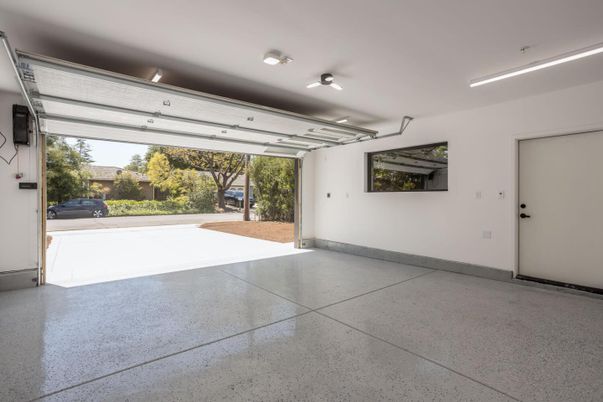 Garage, Interior