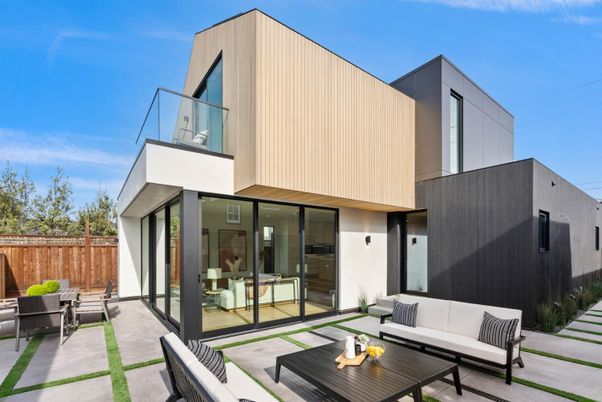 Backyard, Exterior, Facade, Modern