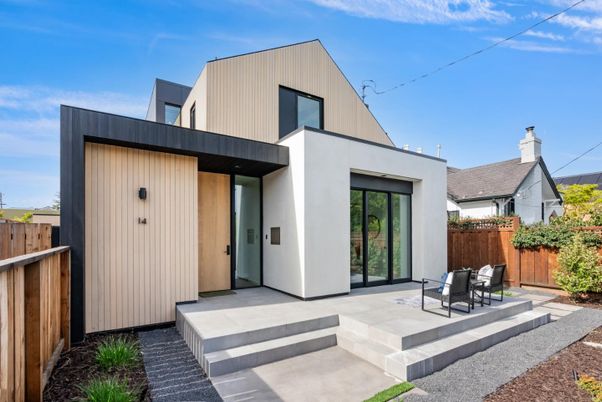 Exterior, Facade, Modern