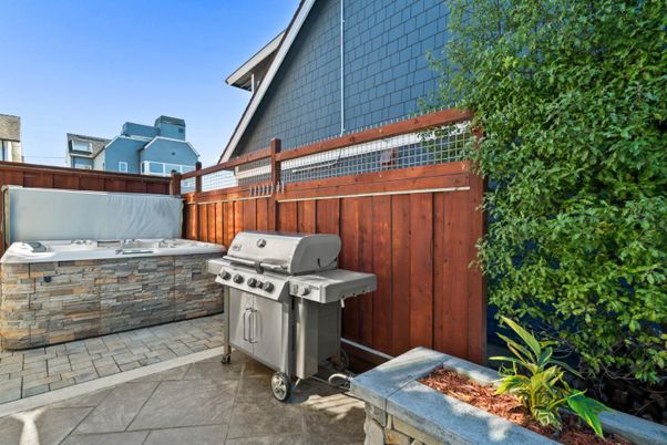 Exterior, Hot Tub