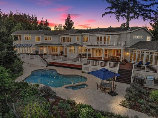 Exterior, Pool, Solar Panels