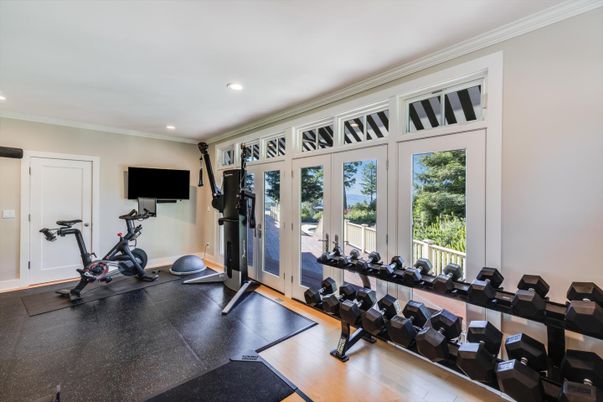 Fitness Equipment, Interior, Recessed Lighting, Wood Texture Flooring