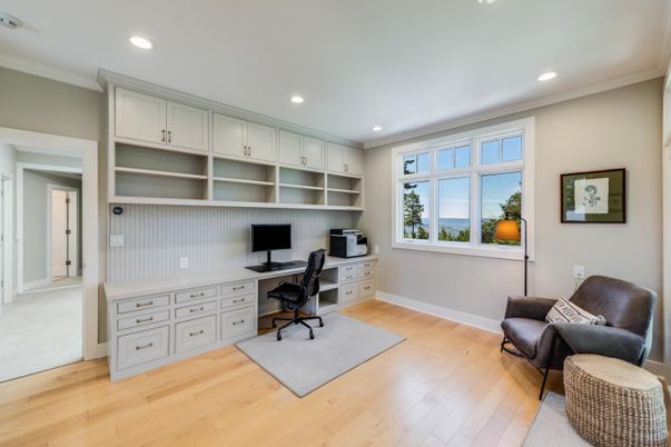 Home Office, Interior, Recessed Lighting, Wood Texture Flooring