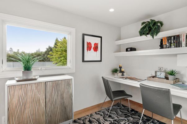 Home Office, Interior, Recessed Lighting, Wood Texture Flooring