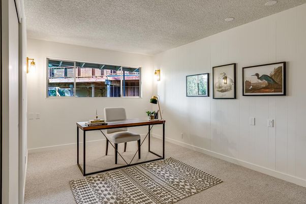 Home Office, Interior