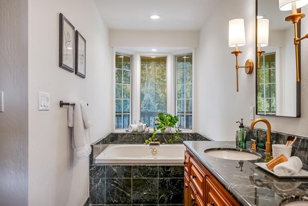 Bathroom, Dual Sink Vanities, Interior, Recessed Lighting