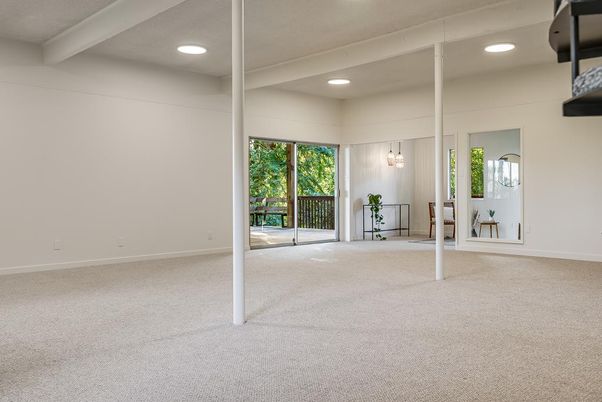 Empty room, Interior, Pendant Lights, Recessed Lighting