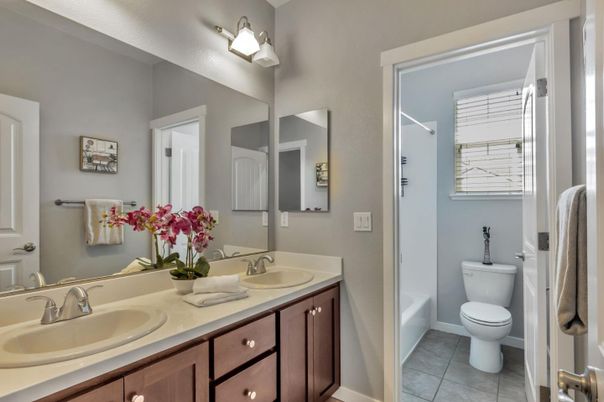 Bathroom, Dual Sink Vanities, Interior
