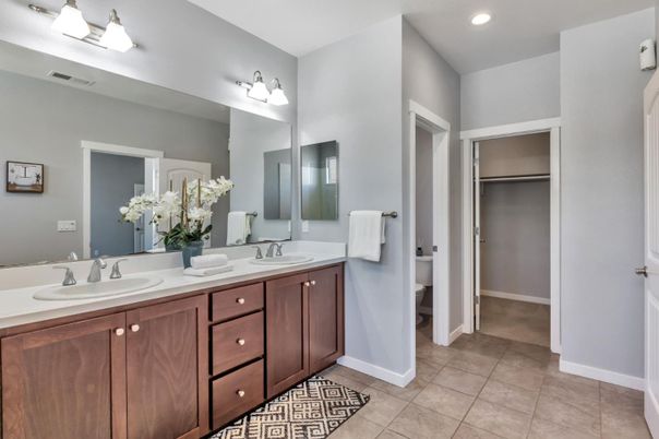 Bathroom, Dual Sink Vanities, Interior, Recessed Lighting