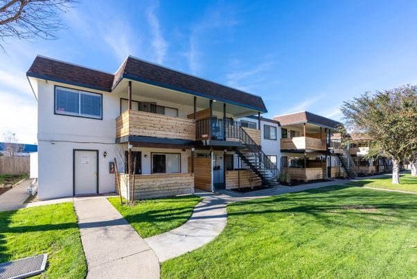 Backyard, Exterior, Facade, Modern