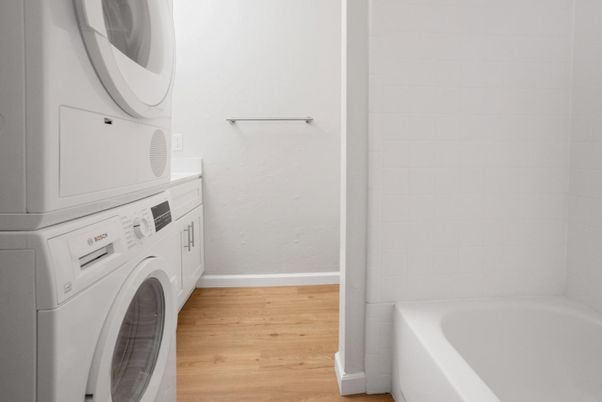 Interior, Utility Closets, Washer, Wood Texture Flooring