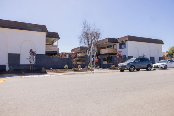 Exterior, Facade, Modern