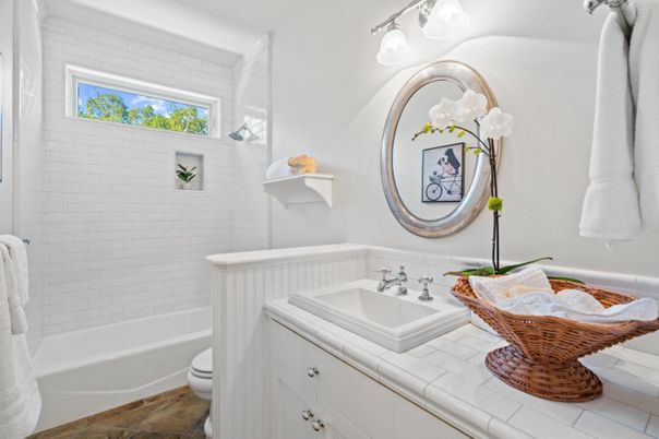 Bathroom, Interior, Tile Countertops